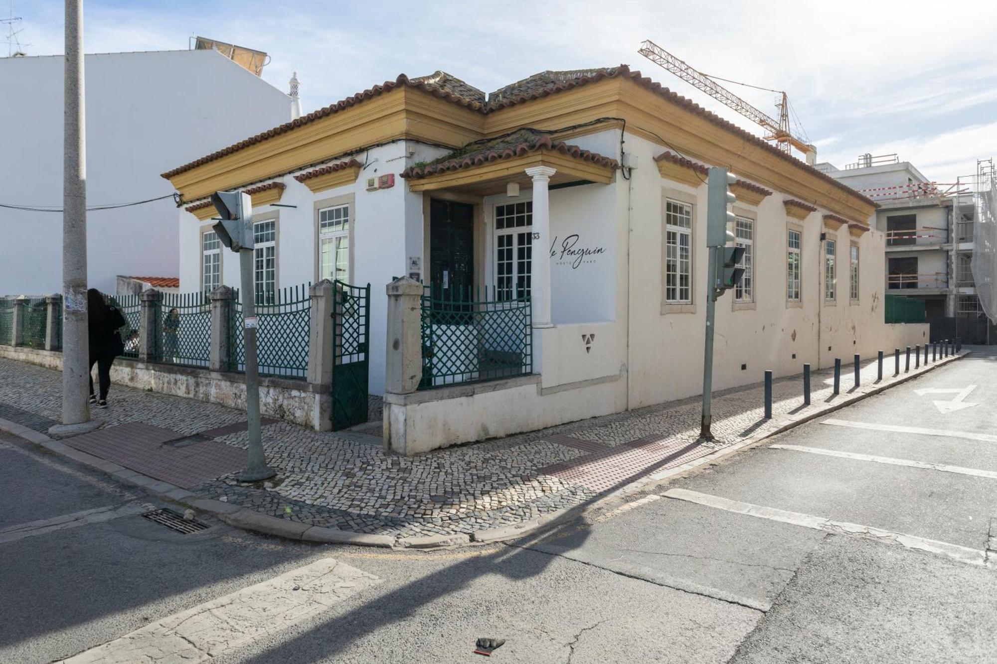 Le Penguin Hostel Faro Dış mekan fotoğraf